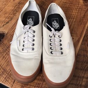 Vans authentic SZ 10.5 Off-White w/ Gum soles